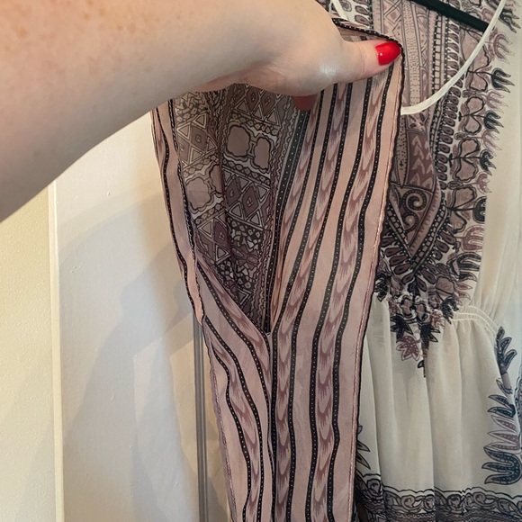 Stunning Boho Chic Top 🪶 - Picture 5 of 6